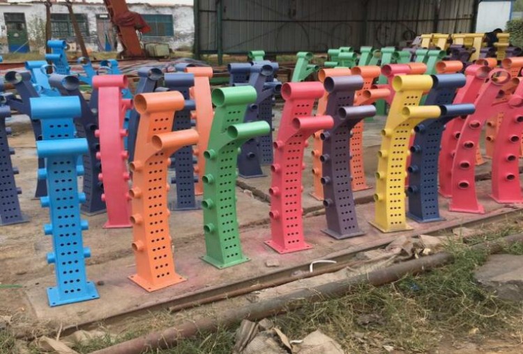 護(hù)欄立柱，橋梁護(hù)欄支架