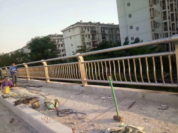 不銹鋼護(hù)欄